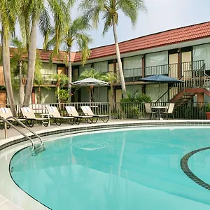 Days By Wyndham Clearwater/central Hotel Clearwater